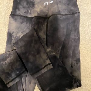 dani muñoz for the peach leggings